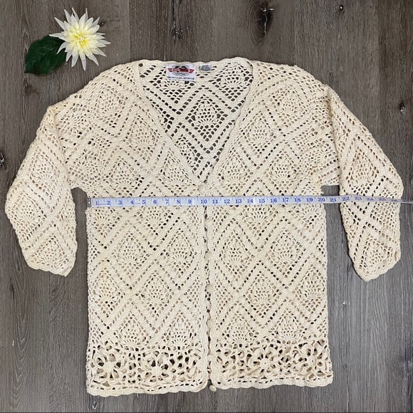 Vintage 90's Diamond Crochet Cream Tunic Cardigan w/ Button-Up Front - Picture 12 of 14